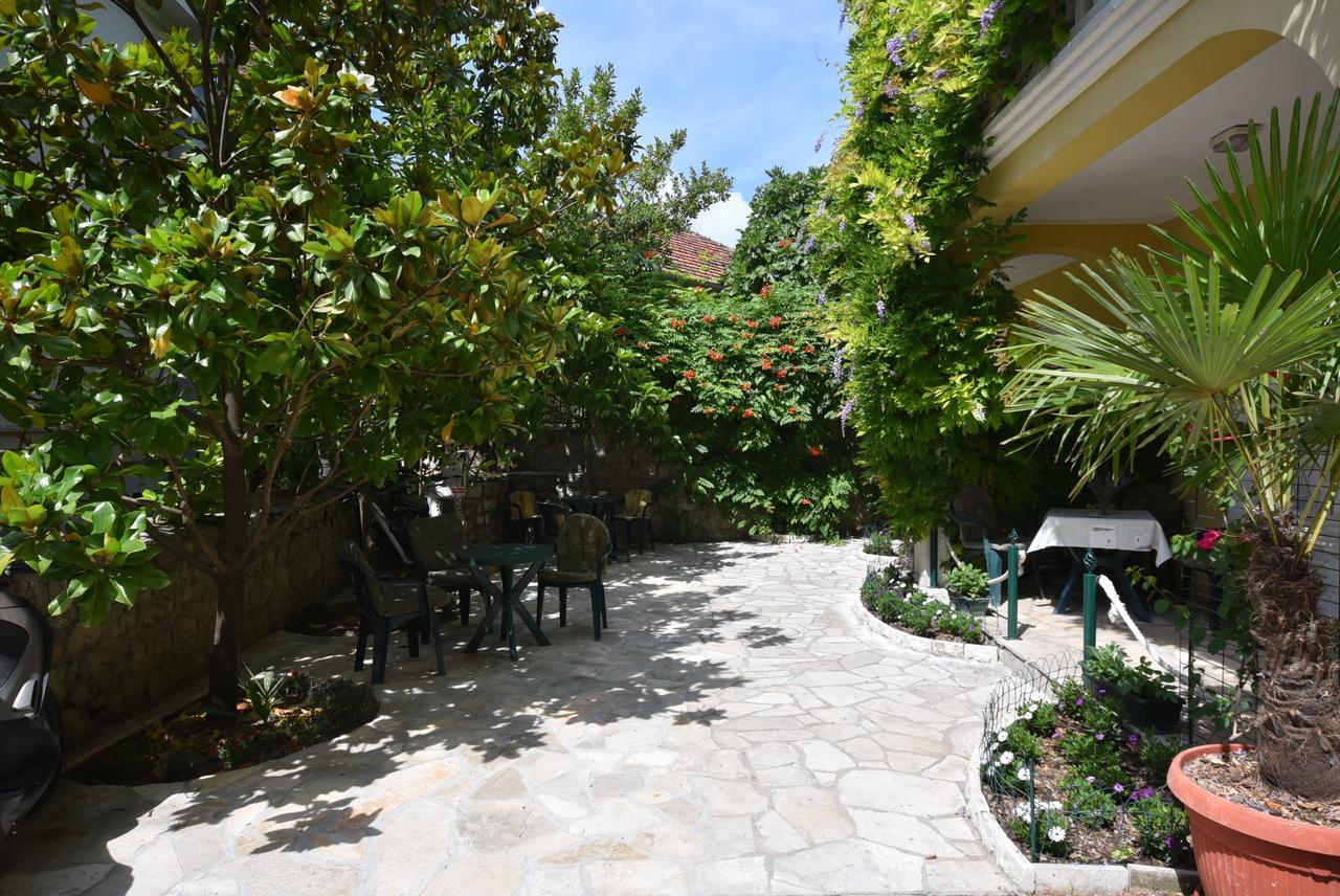 Huter Apartments Herceg Novi Esterno foto