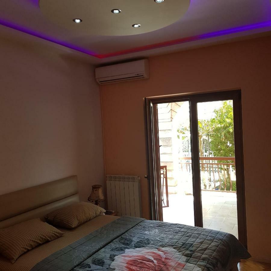 Huter Apartments Herceg Novi Esterno foto